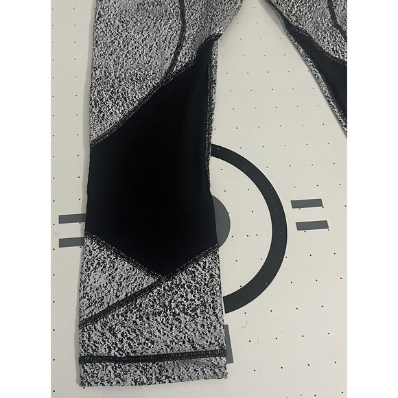 Lululemon Women's Pace Rival Crop 23" Legging Heather Black Sz 6 Leg Pockets EUC - Picture 6 of 7